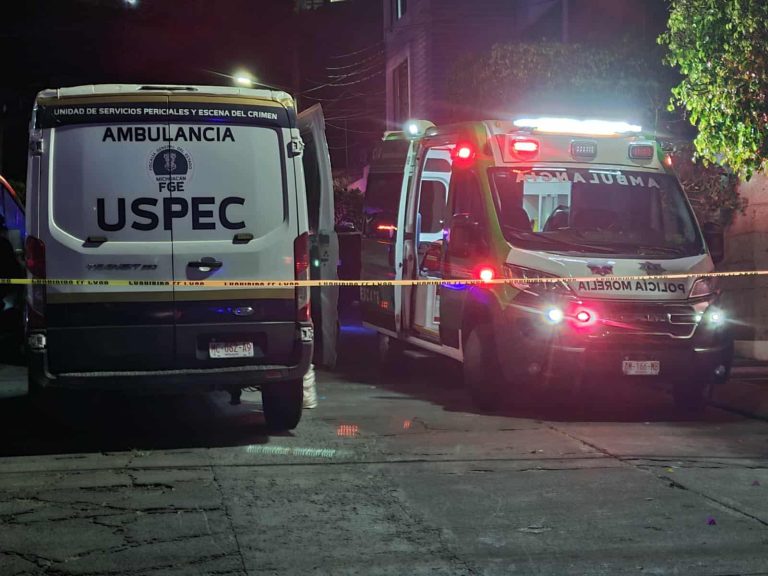 Balean a 2 masculinos dentro de domicilio en Morelia; mueren en hospitales