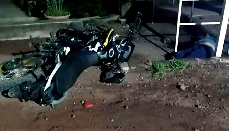 Dos pistoleros motorizados abatidos al enfrentarse con policías, en Apatzingán