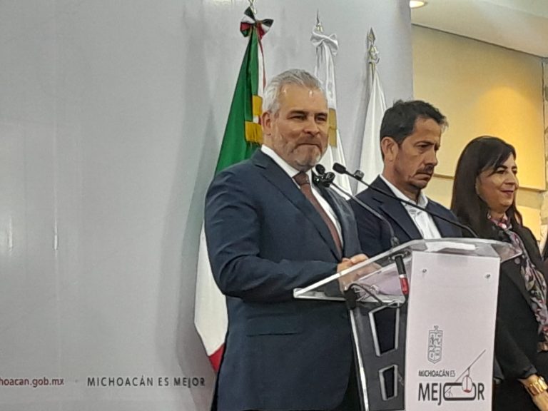 «Sin comentarios», responde Bedolla sobre su ausencia y de su gabinete en 1er informe de Morón