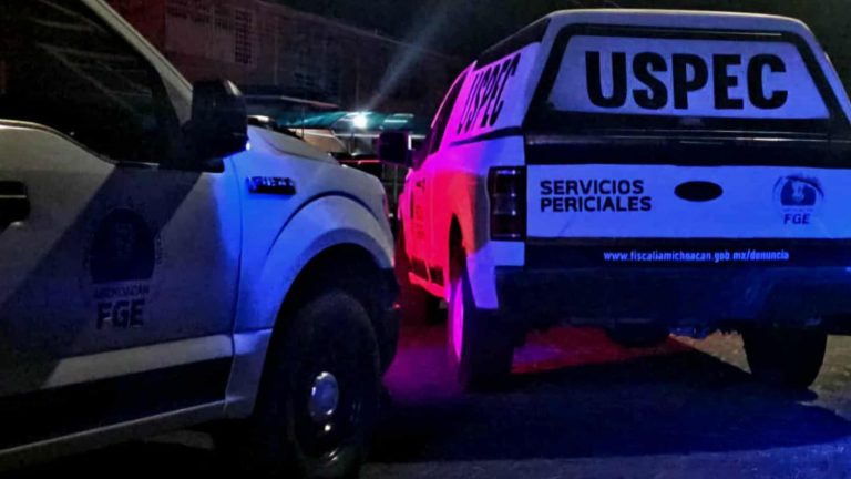 Con narcomensaje abandonan a un ejecutado en vía pública de Apatzingán