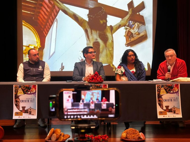 Patamban celebra a Cristo Rey con sus emblemáticos tapetes