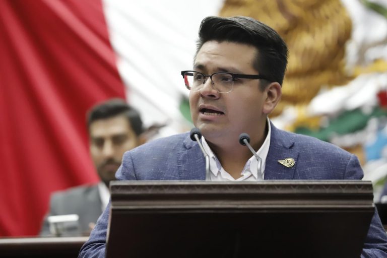 Condena Toño Carreño asesinato de Bernardo Bravo