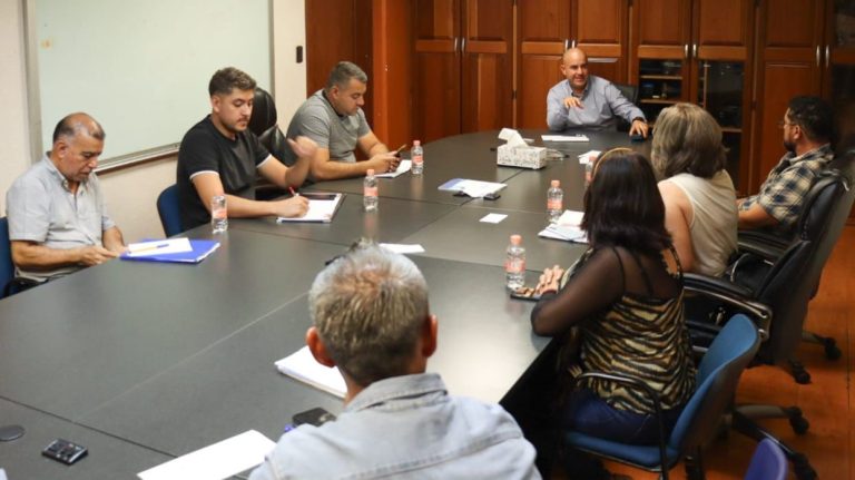 Avanzan en acuerdos para servicio de agua en la Central de Abastos
