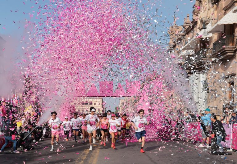 Pinktate de Rosa, pinta de color y amor el centro de Morelia