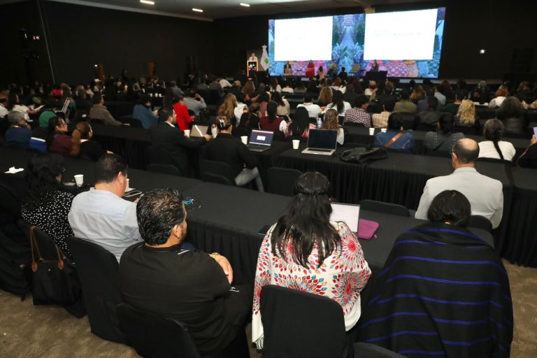 Brinda Premio Nobel de la Paz ponencia en la UMSNH