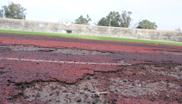 Esperan que otorguen recursos para cambiar pista de tartán del estadio Venustiano Carranza