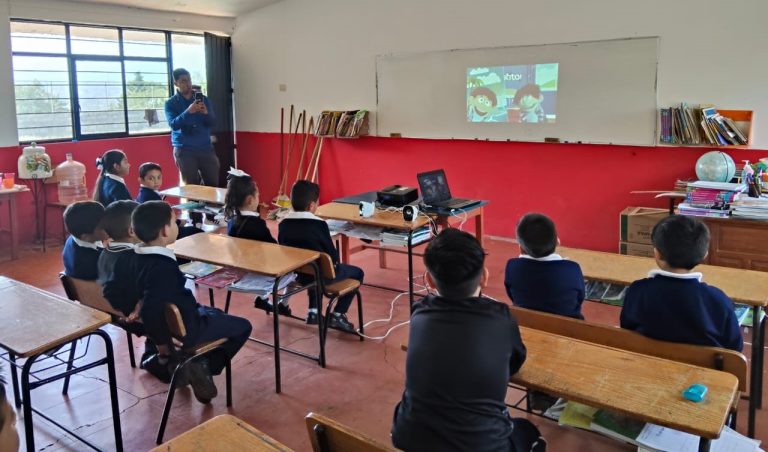 A través de diferentes dinámicas, 120 niños aprenden sobre el reciclaje o la cultura del agua