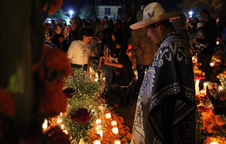 Se esperan más de 420 mil turistas y visitantes para semana de Celebración de Noche de Muertos en Michoacán
