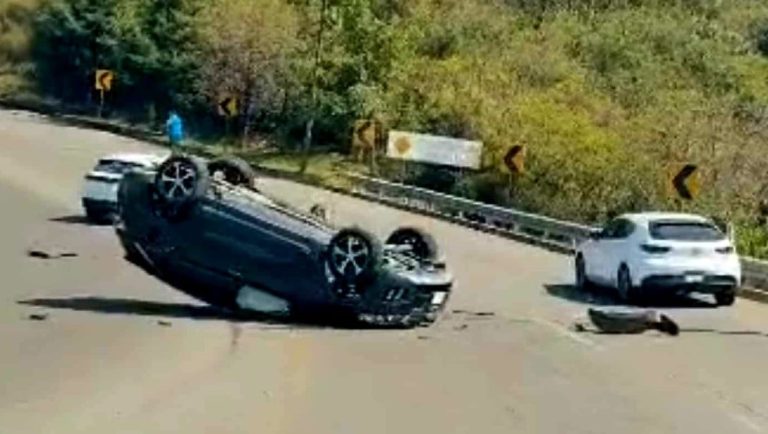 Se choque volcadura en la zona de Tres Marías, Morelia