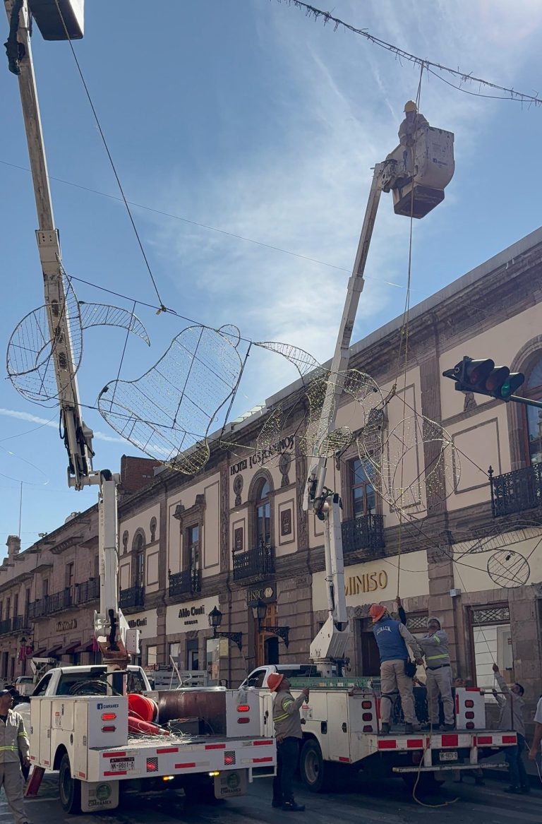 Más de dos millones de luces se colocarán por temporada decembrina