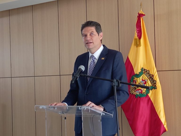 Se pronuncia Alfonso Martínez a favor de la democracia en caso Venezuela