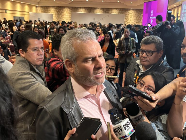 Gobernador llama al diálogo a productores y transportistas, pide no afectar a terceros