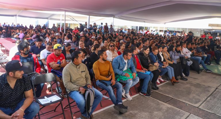 Más de mil docentes regularizan su documentación: SEE