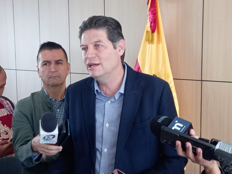 Becas del Bienestar detonan violencia, advierte alcalde