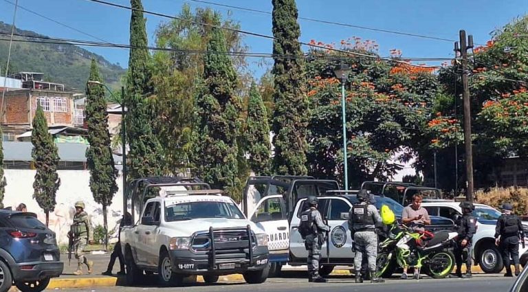 Se reúne Omar García Harfuch con autoridades y sector empresarial, en Uruapan