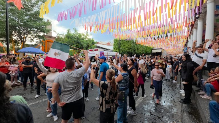 Municipios se están sumando a marchas por crimen de Carlos Manzo