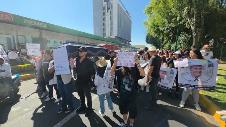 Unas 25 mil personas se unieron en la marcha por la paz y justicia en Uruapan