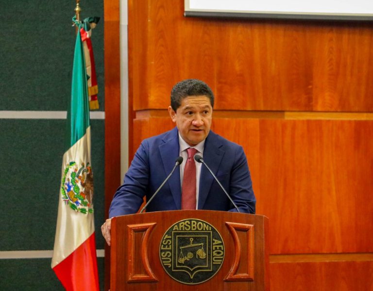 Sin ampliación presupuestal, echamos a andar todas las salas regionales, presume Hugo Gama al exhibir a la administración pasada