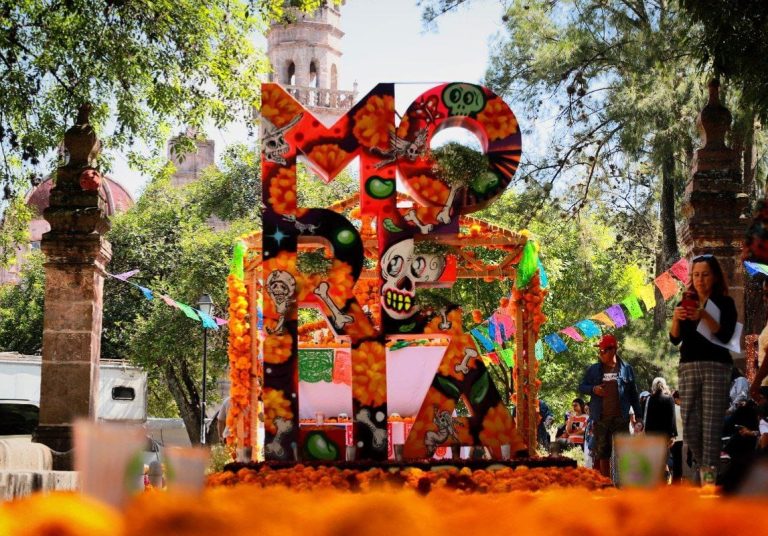 En Día de Muertos, Morelia se consolida como el epicentro del turismo internacional en Michoacán