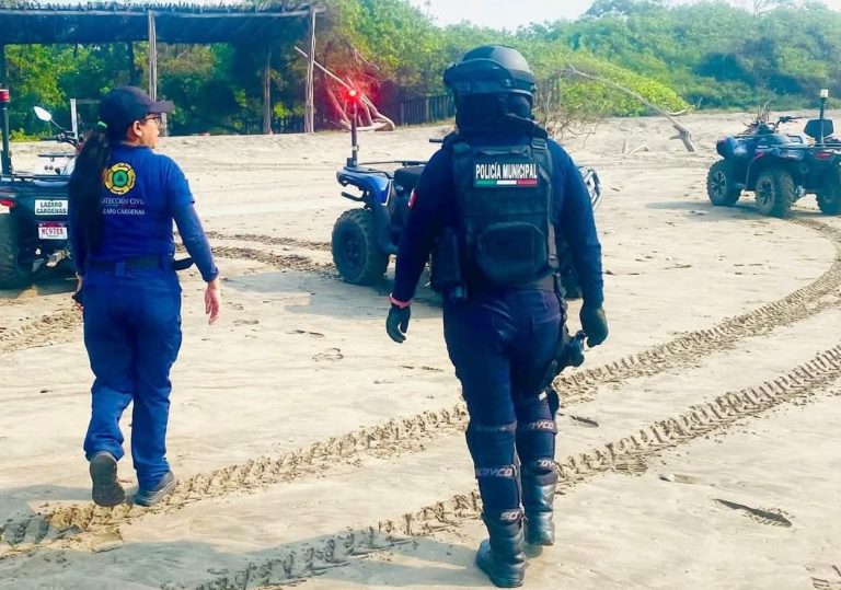 Continua la búsqueda del estudiante que fue arrastrado por el mar, tras rescatar a su amiga en Playa Jardín