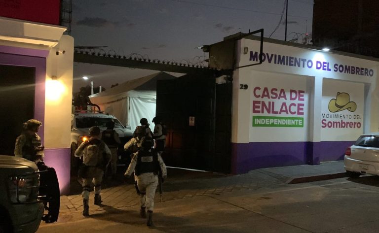 Blindada por Fuerzas Federales, arriba a Uruapan la alcaldesa Grecia Quiroz