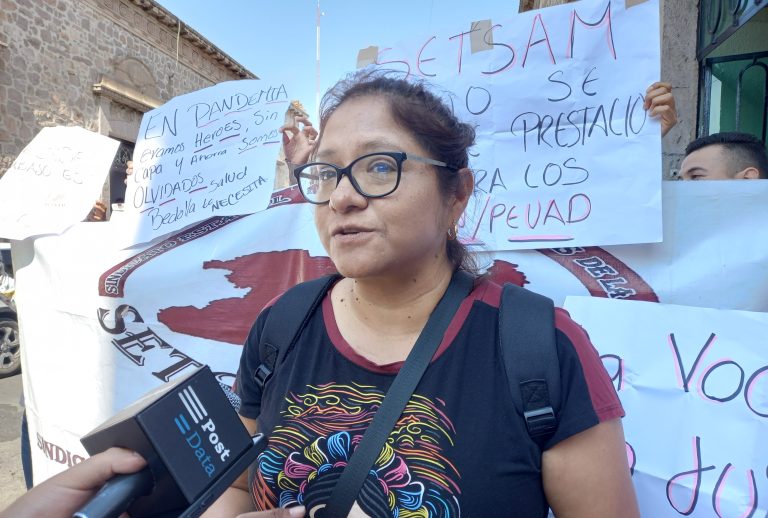 Mantienen trabajadores de Salud manifestaciones y toma de instalaciones