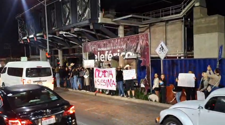 Jóvenes vandalizan instalaciones del Teleférico en Uruapan