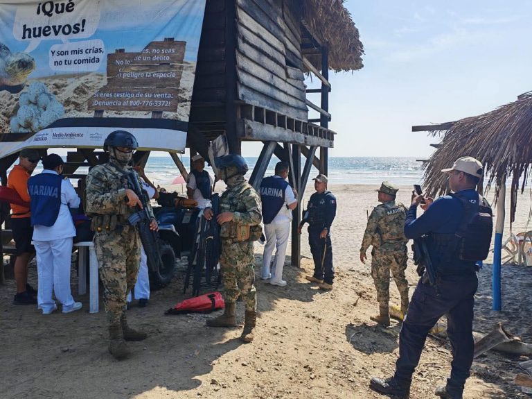 Refuerzan Vigilancia en Playas de Lázaro Cárdenas con la Operación Salvavidas Invierno 2025