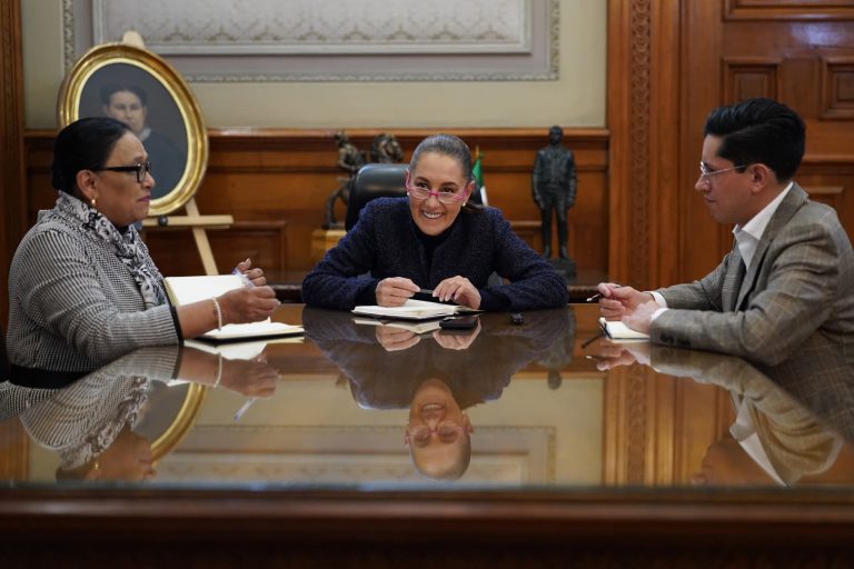 Presidenta invita a Papa a visitar México