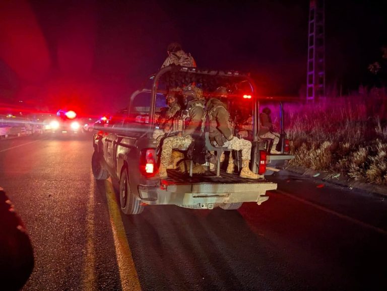 Tras enfrentamiento, municipales capturan a dos presuntos robacarros en Jacona