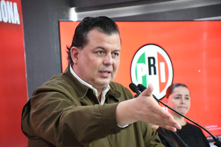 Morena de fiesta y los criminales siembran terror en Michoacán: Memo Valencia