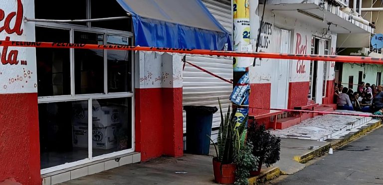 Tendero es asesinado a balazos dentro de su negocio, en Peribán