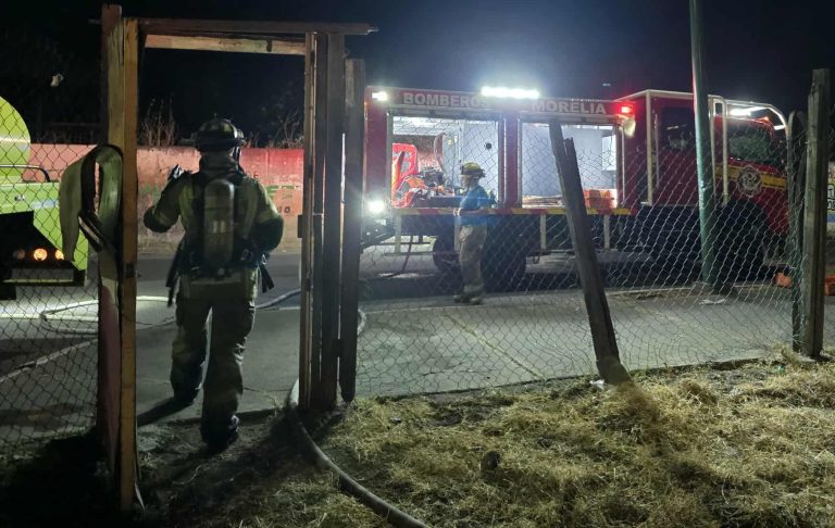 Bomberos Morelia combaten dos incendios de domicilio en distintas colonias de la ciudad