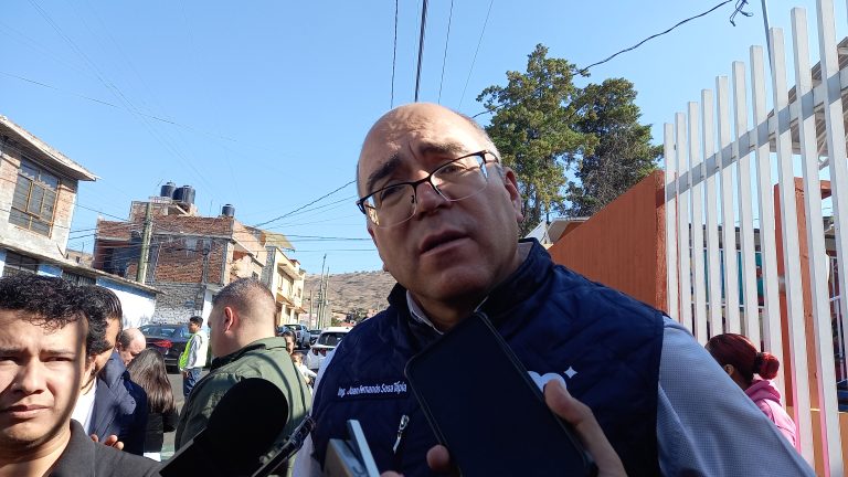 Sin ser obligación, ayuntamiento ha construido 65 techumbres en escuelas
