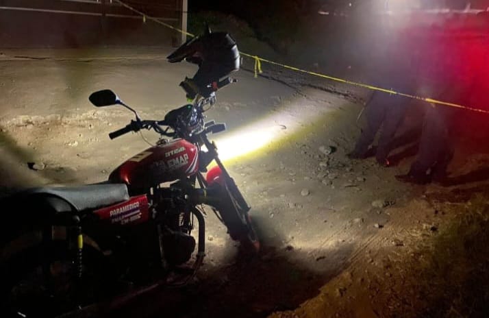 Hallan a hombre maniatado y asesinado al oriente de Uruapan