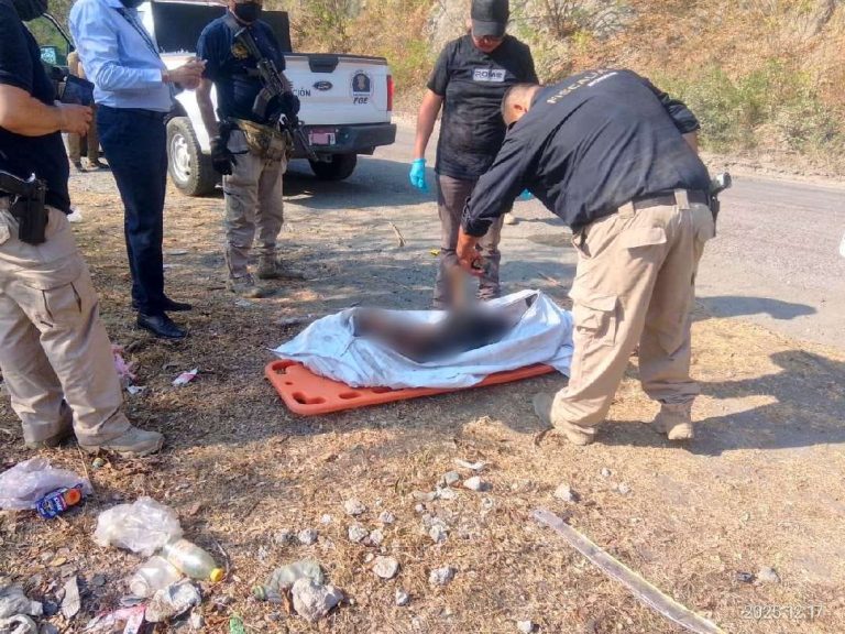 Localizan restos óseos en una barranca de Aquila 