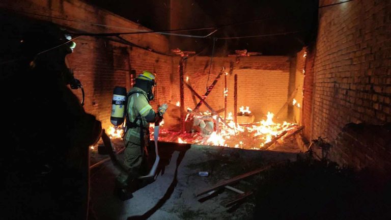 Arde vivienda en la colonia Torreón Nuevo, al norte de Morelia