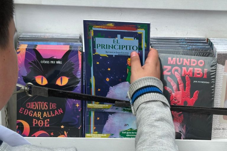 Gira del Librobús consolida fomento a la lectura en Contepec: SEE