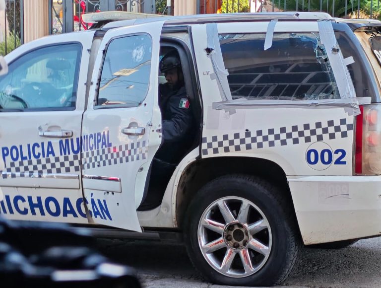 Criminales atacan patrulla de municipales en Tingüindín; no hay víctimas