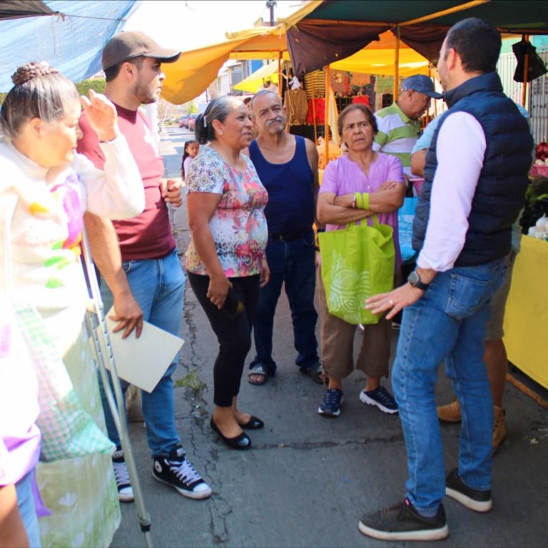 Invita secretario del ayuntamiento a consumir en mercados locales de Morelia