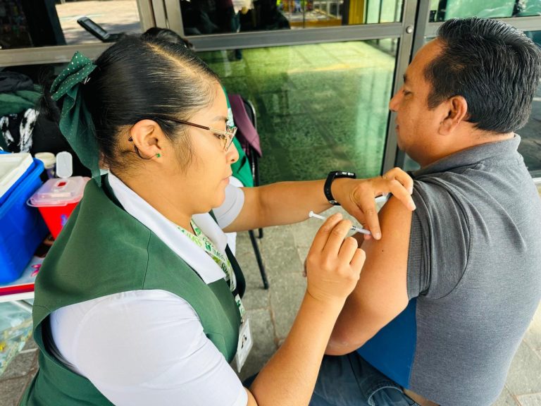 Continúa IMSS Michoacán campaña de vacunación invernal 2025-2026