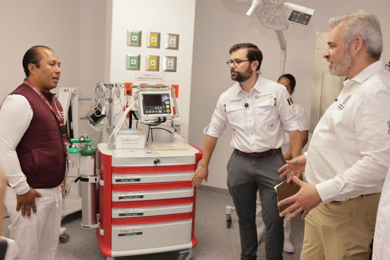 Michoacán fortalece atención médica con tecnología de punta y nuevos hospitales: Bedolla