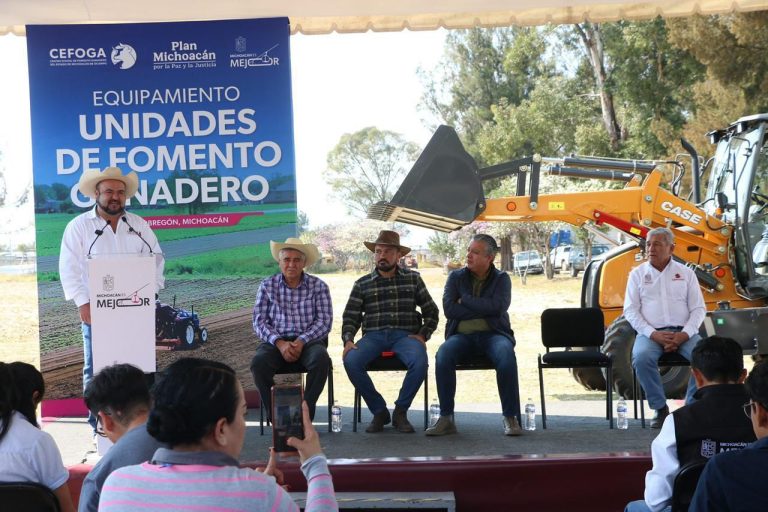 Fortalecen Centro de Fomento Ganadero con inversión de 10 mdp en maquinaria