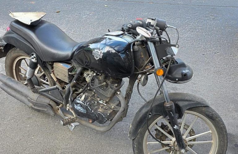 Una mujer herida en choque de moto y taxi, en Zamora