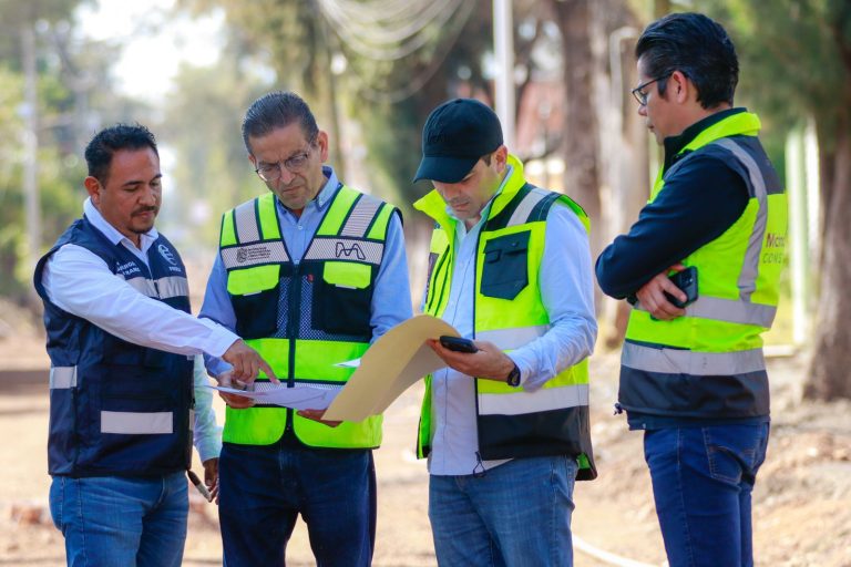 Se moderniza calle de acceso a balnearios en Huandacareo: Rogelio Zarazúa