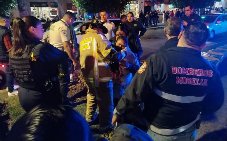 Mujer resulta lesionada por cohetón durante peregrinación en Morelia