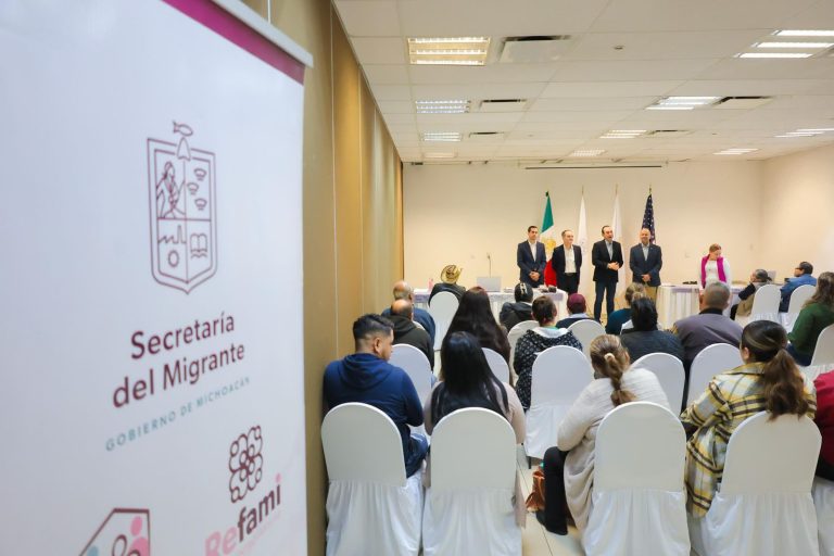 Semigrante acerca beneficios federales de EE. UU. a michoacanos en una jornada de atención