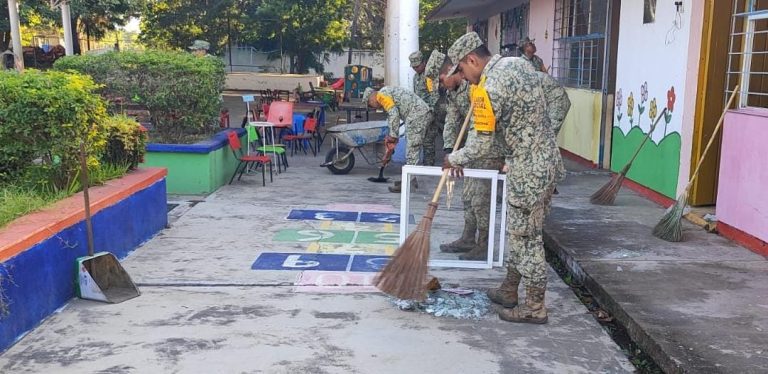 Realizan jornada de labor social en escuelas y el DIF de Coahuayana