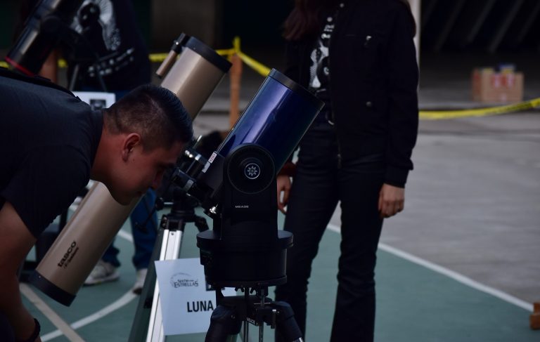 La Luna, Saturno y más de 4 mil personas presentes en la Noche de las Estrellas 2025 en Morelia