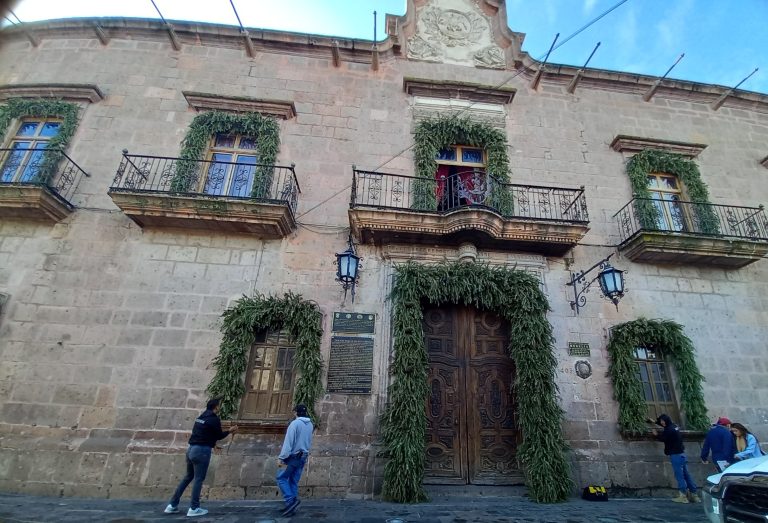Palacio Municipal abrirá sus puertas para que el público disfrute de la decoración navideña